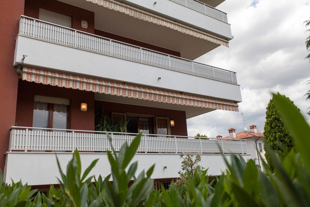 Toti Apartment Удине Екстериор снимка